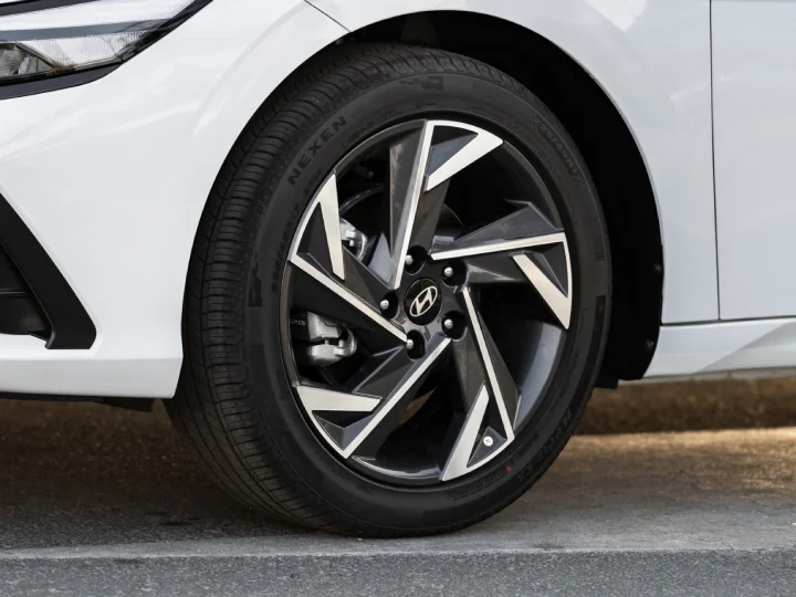 2026 Hyundai Elantra 1.5L GLX Elite White Inside Black - Beyond Autos - www.beyondautos.com