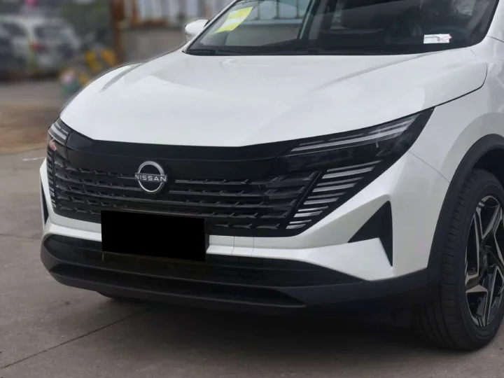 2026 Nissan Qashqai 2.0L Honor White Inside Gray - Beyond Autos - www.beyondautos.com