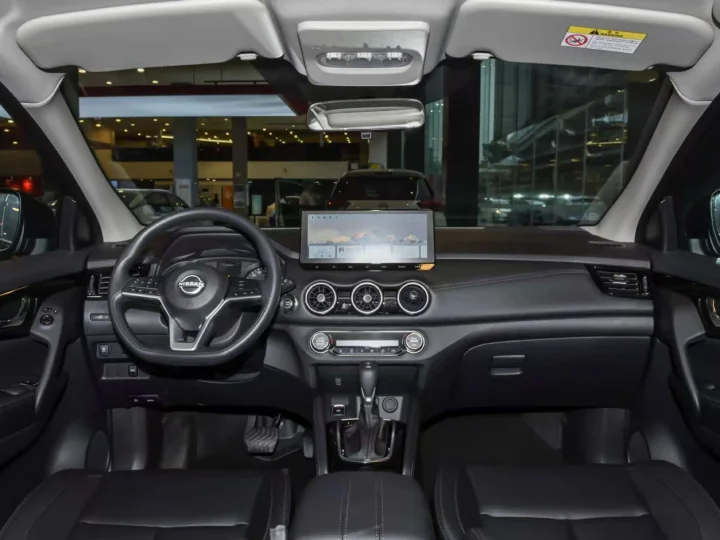 2026 Nissan Qashqai 2.0L Honor White Inside Gray - Beyond Autos - www.beyondautos.com