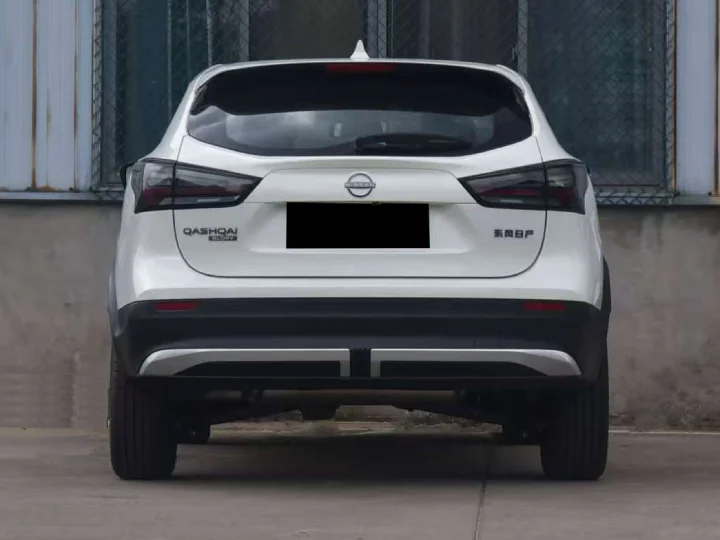 2026 Nissan Qashqai 2.0L Honor White Inside Gray - Beyond Autos - www.beyondautos.com