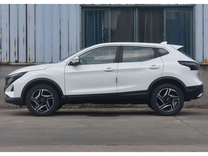 2026 Nissan Qashqai 2.0L Honor White Inside Gray - Beyond Autos - www.beyondautos.com