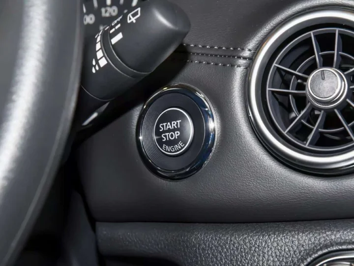 2026 Nissan Qashqai 2.0L Honor White Inside Gray - Beyond Autos - www.beyondautos.com