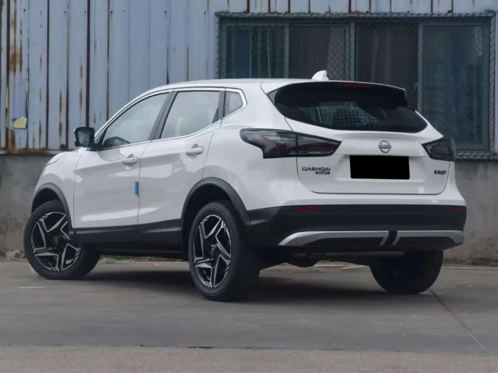 2026 Nissan Qashqai 2.0L Honor White Inside Gray - Beyond Autos - www.beyondautos.com