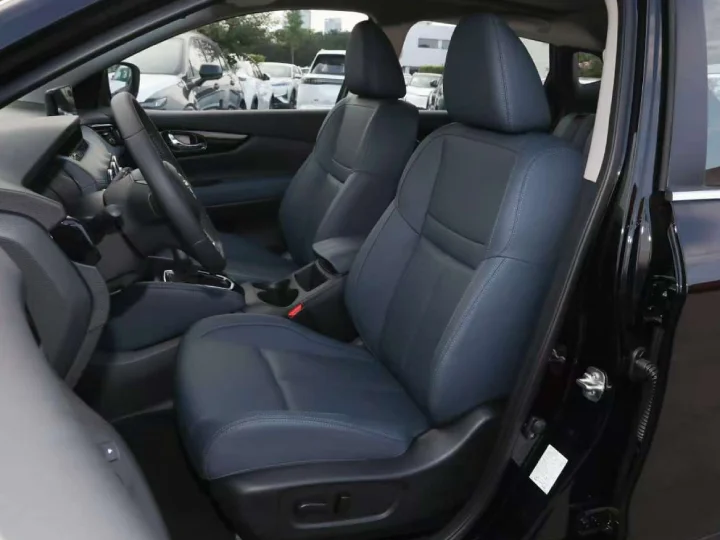 2026 Nissan Qashqai 2.0L Honor White Inside Gray - Beyond Autos - www.beyondautos.com