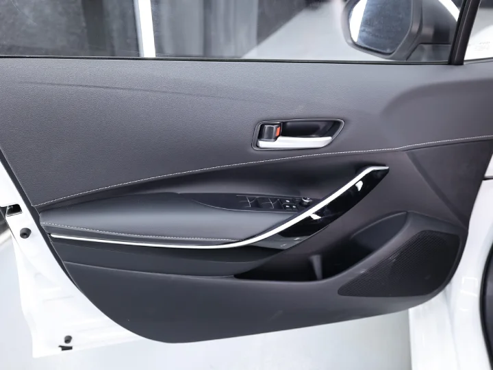 2026 Toyota Corolla Elite 1.8L HEV White Inside Black - Beyond Autos - www.beyondautos.com