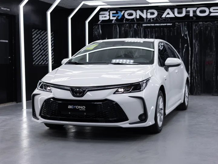 2026 Toyota Corolla Elite 1.8L HEV White Inside Black - Beyond Autos - www.beyondautos.com