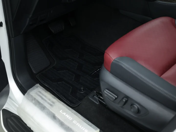 2026 Toyota Land Cruiser LC300 VXR V6 3.3L Diesel Twin Turbo - For Export - Beyond Autos - www.beyondautos.com