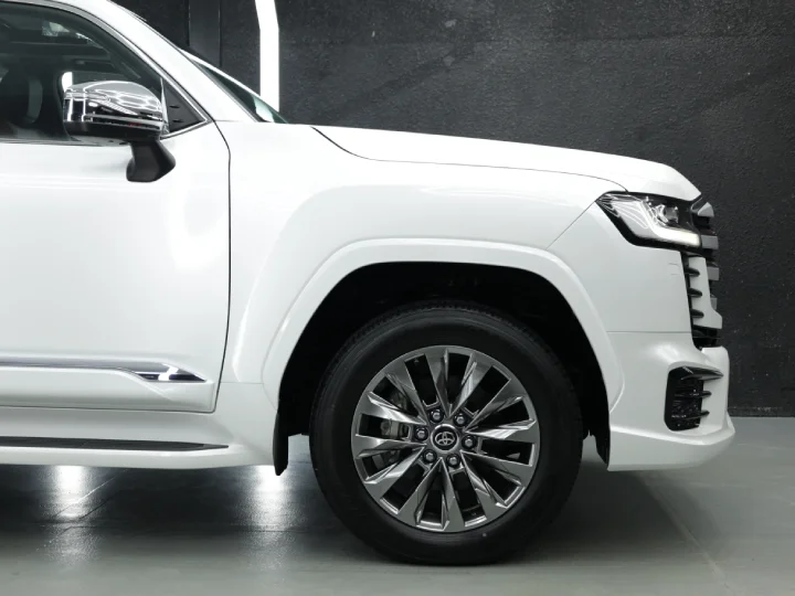 2026 Toyota Land Cruiser LC300 VXR V6 3.3L Diesel Twin Turbo - For Export - Beyond Autos - www.beyondautos.com