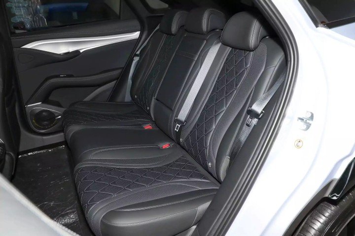 2026 BYD Sea Lion 07 Electric Vehicle 530 horsepower - Beyond Autos - www.beyondautos.com