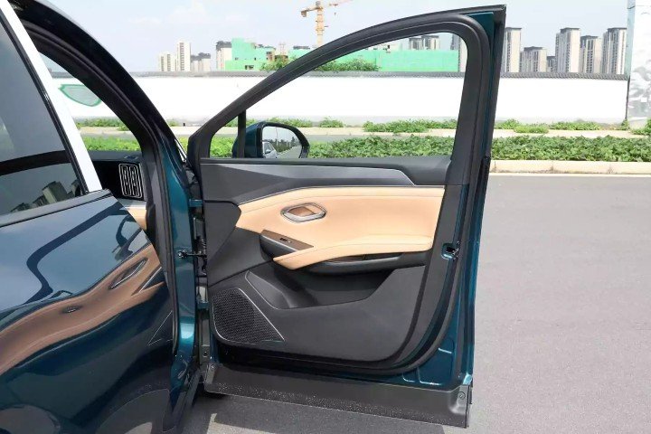 2026 BYD Song L DM-i - Beyond Autos - www.beyondautos.com