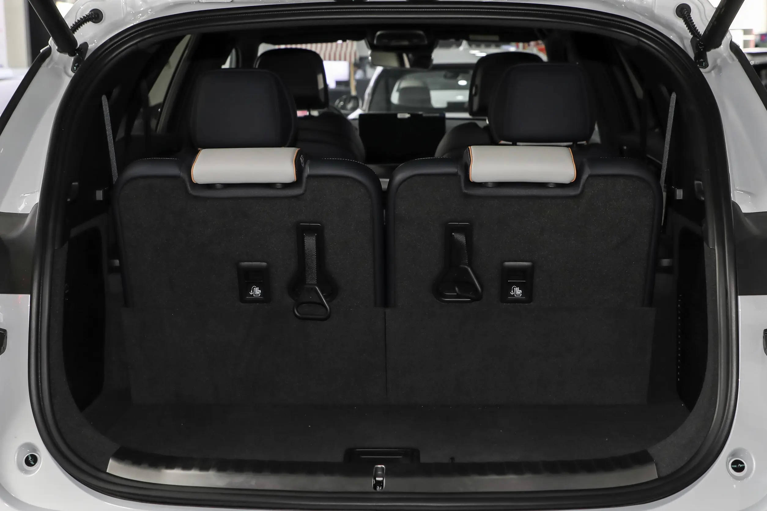 2026 BYD Tang Electric Vehicle 517 horsepower - Beyond Autos - www.beyondautos.com