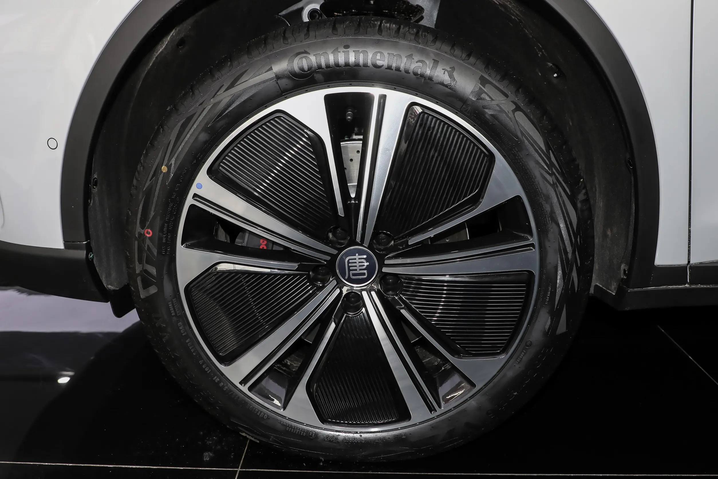 2026 BYD Tang Electric Vehicle 517 horsepower - Beyond Autos - www.beyondautos.com