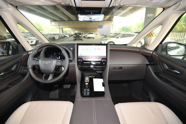 2026 Toyota Alphard Excutive Lounge- Beyond Autos - www.beyondautos.com