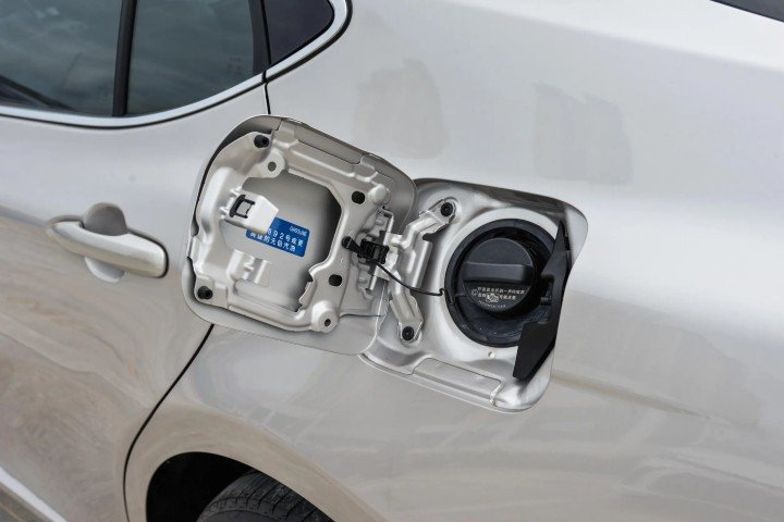 2026 Toyota Camry 2.0L V4 HEV Petrol - Beyond Autos - www.beyondautos.com