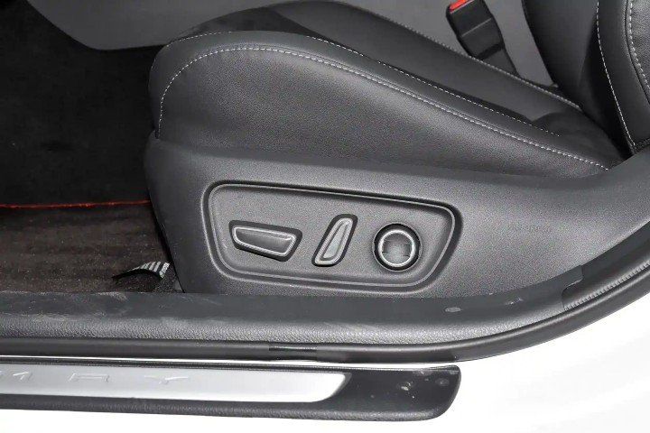 2026 Toyota Camry 2.0L V4 HEV Petrol