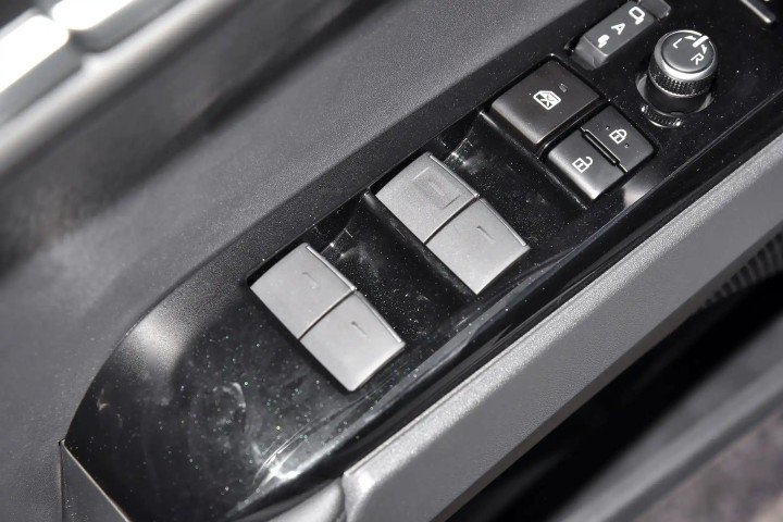 2026 Toyota Camry 2.0L V4 HEV Petrol - Beyond Autos - www.beyondautos.com