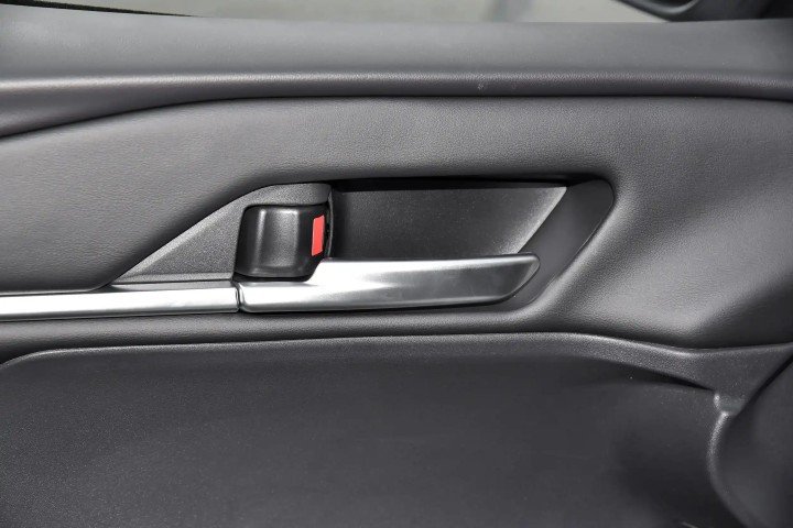 2026 Toyota Camry 2.0L V4 HEV Petrol