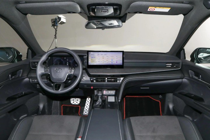 2026 Toyota Camry 2.0L V4 HEV Petrol - Beyond Autos - www.beyondautos.com