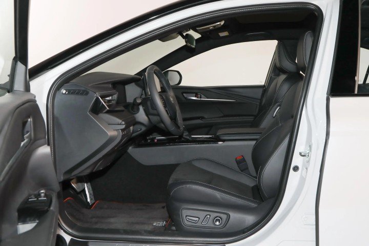 2026 Toyota Camry 2.0L V4 HEV Petrol - Beyond Autos - www.beyondautos.com