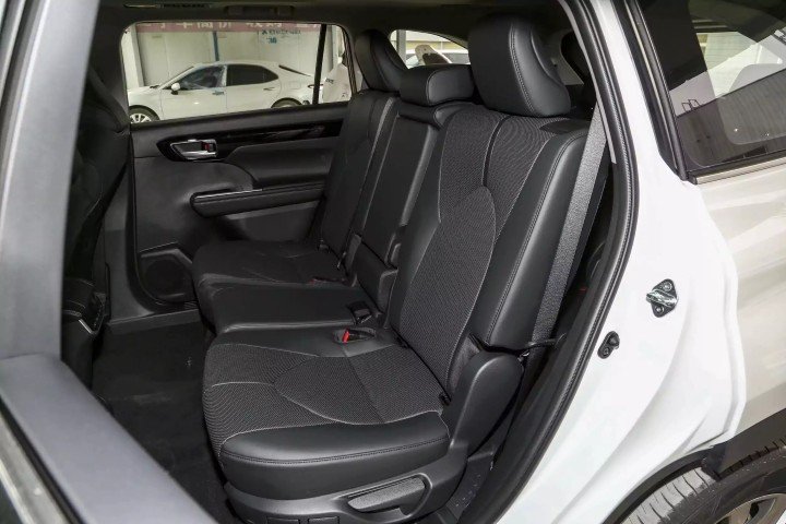 2026 Toyota Highlander 2.5L V4 HEV Petrol - Beyond Autos - www.beyondautos.com