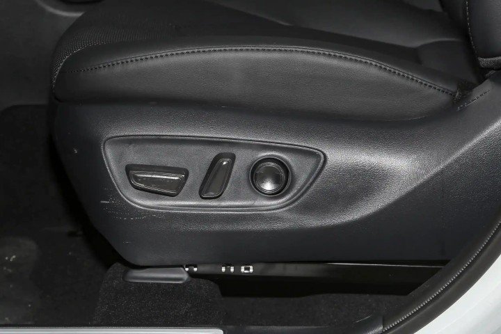 2026 Toyota Highlander 2.5L V4 HEV Petrol - Beyond Autos - www.beyondautos.com