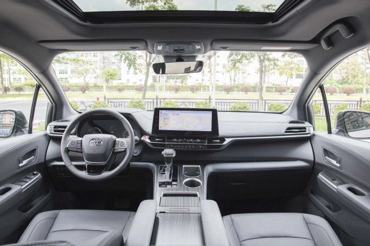 2026 Toyota Sienna 2.5L V4 HEV Petrol - Beyond Autos - www.beyondautos.com