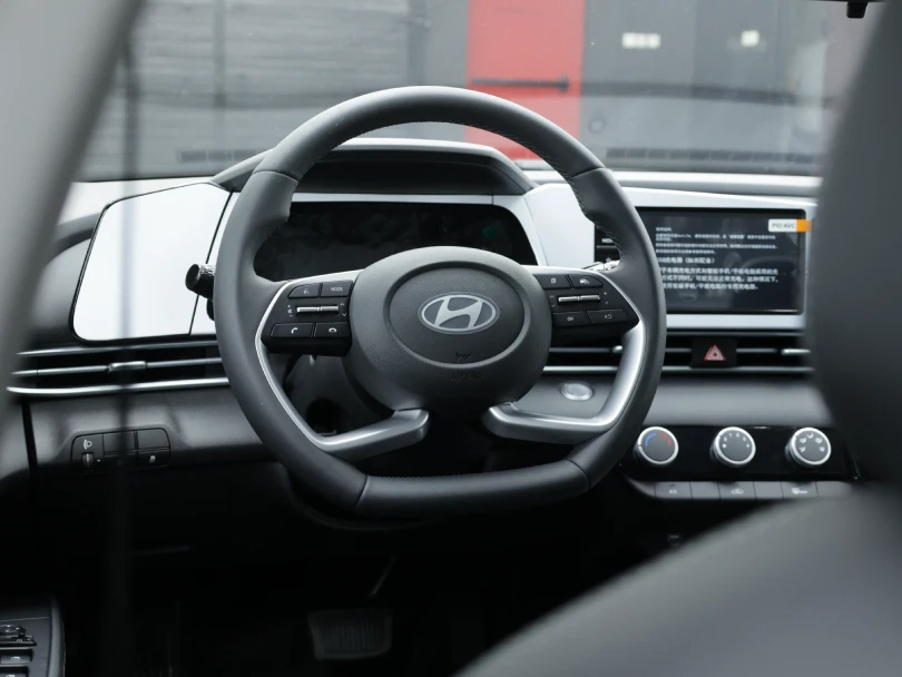 2026 Hyundai Elantra 1.5L GLX Elite White Inside Black - Beyond Autos - www.beyondautos.com