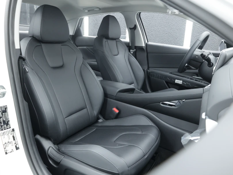 2026 Hyundai Elantra 1.5L GLX Elite White Inside Black - Beyond Autos - www.beyondautos.com