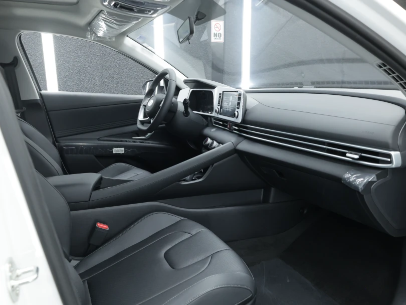 2026 Hyundai Elantra 1.5L GLX Elite White Inside Black - Beyond Autos - www.beyondautos.com