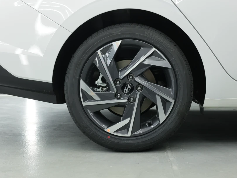 2026 Hyundai Elantra 1.5L GLX Elite White Inside Black - Beyond Autos - www.beyondautos.com