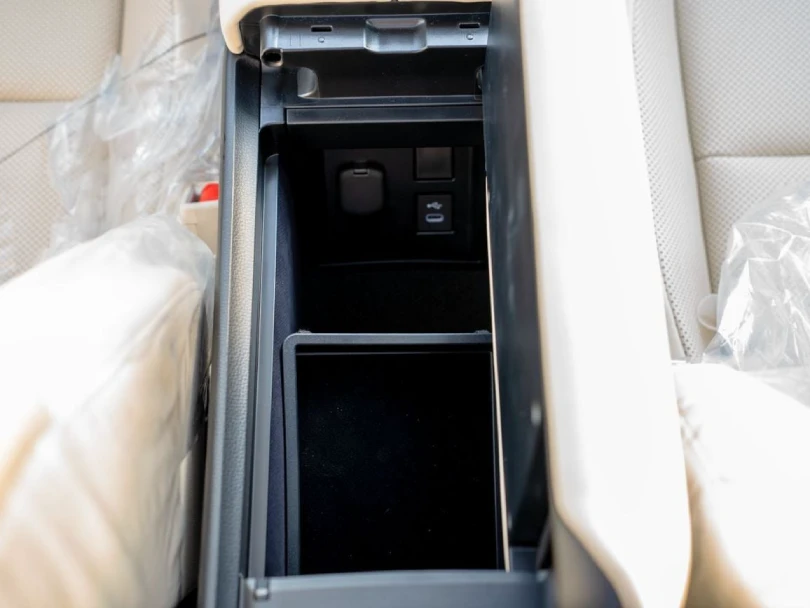 2026 Toyota Crown 2.4L L4 Turbo Hybrid Petrol - Beyond Autos - www.beyondautos.com