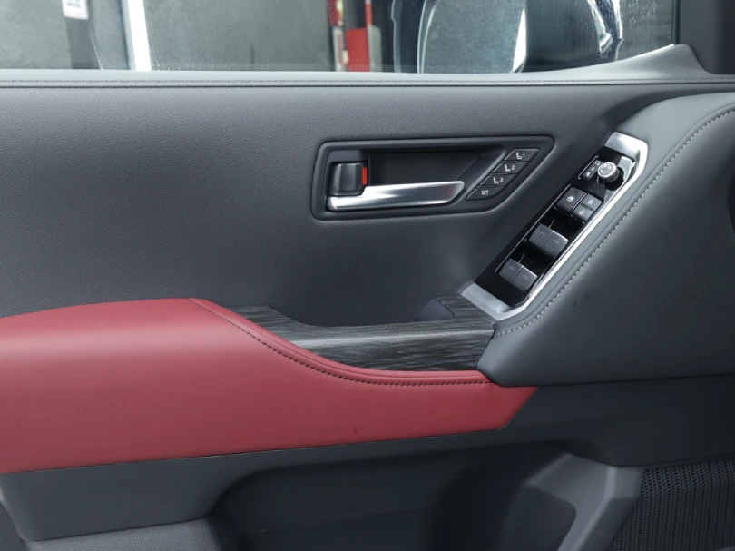 2026 Toyota Land Cruiser LC300 VXR V6 3.3L Diesel Twin Turbo - For Export - Beyond Autos - www.beyondautos.com