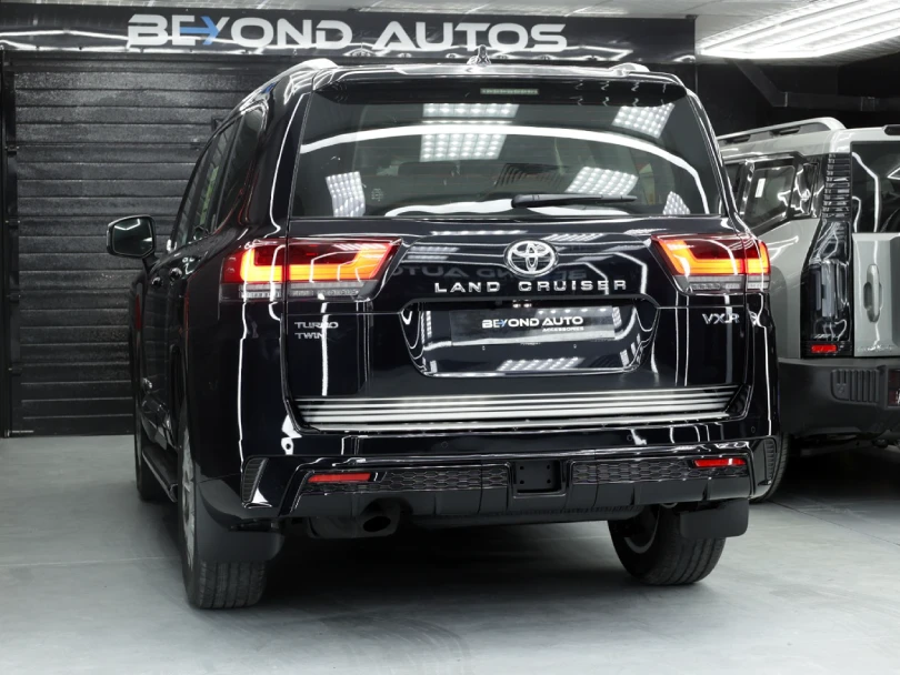 2026 Toyota Land Cruiser LC300 VXR V6 3.3L Diesel Twin Turbo - For Export - Beyond Autos - www.beyondautos.com