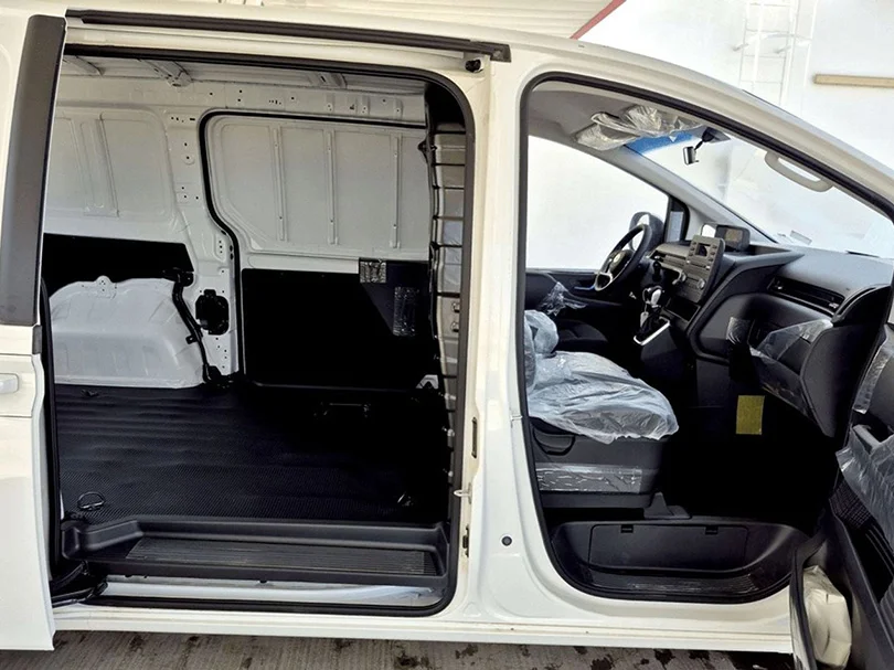 2026 Hyundai Staria Panel 2.2L L4 Diesel - Beyond Autos - www.beyondautos.com