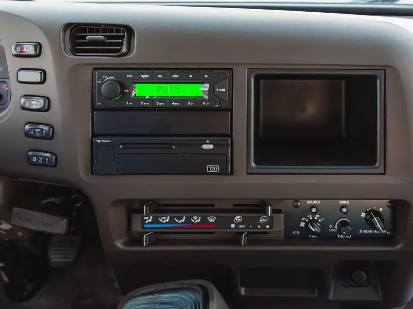 2026 Mitsubishi Rosa 4.2 V6 Diesel - Beyond Autos - www.beyondautos.com