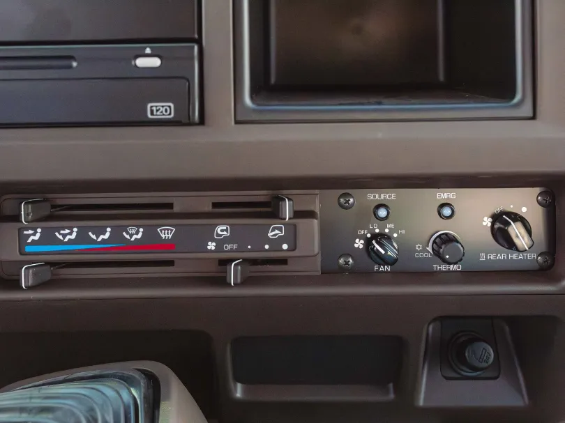 2026 Mitsubishi Rosa 4.2 V6 Diesel - Beyond Autos - www.beyondautos.com