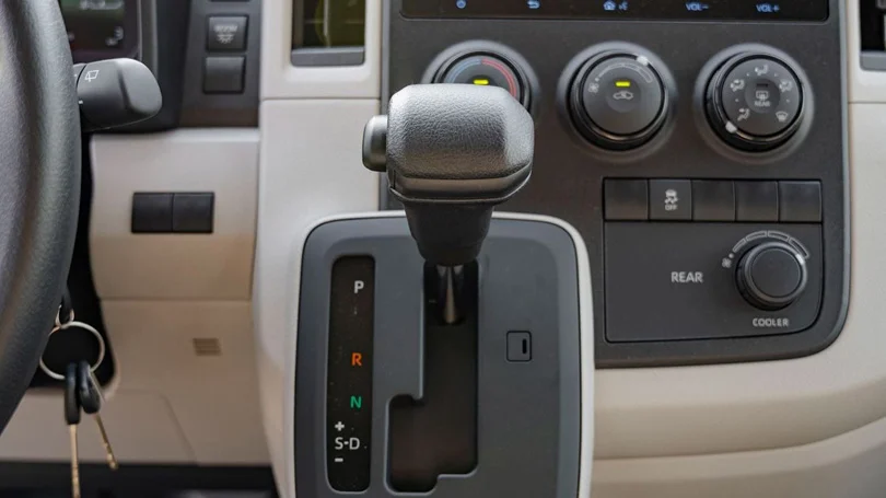 2026 Toyota Hiace HR Passenger 3.5L V6 Petrol AT - Beyond Autos - www.beyondautos.com