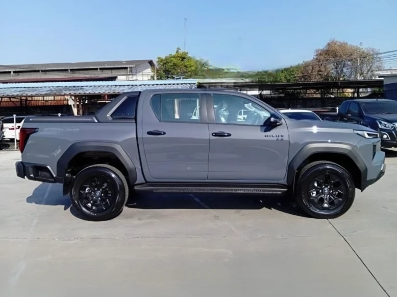 2026 Toyota Hilux Travo 2.8L L4 Diesel - Beyond Autos - www.beyondautos.com